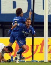 決勝ゴールを決め駆け出す大分FWフェルナンジーニョ(撮影・藤尾明華)
